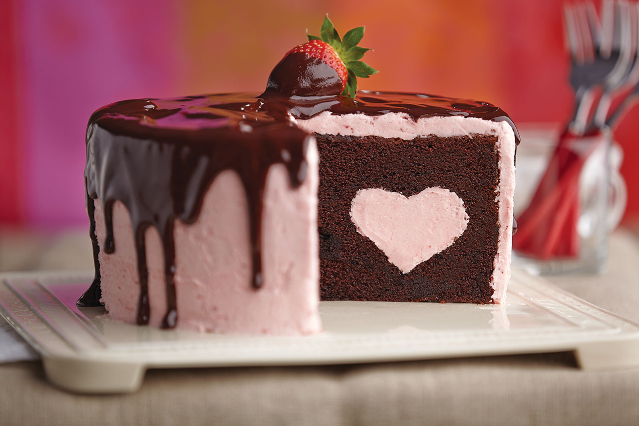 chocolate-dipped-strawberry-cake